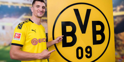 Dilepas PSG, Thomas Meunier Fix Gabung Dortmund thumbnail